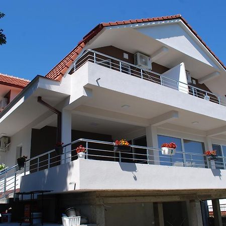 Madzar Apartments Dojran Экстерьер фото